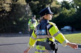 The service is headed by the garda commissioner who is appointed by the irish government. Ban Garda Here Mention You Re From Reddit I Ll Let You Try On My Handcuffs While Giving You A Ride In A Squadcar With The Siren On Ireland