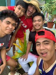 minsan kunti minsan madami pero solid parin ang samahan 💯💯