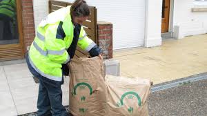 A leroy merlin pode ajudar você em todas as etapas de sua obra. Des Communes Se Concertent Pour Continuer Le Ramassage En Porte A Porte