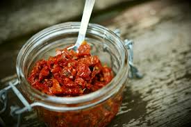 Quella che si ottiene è una conserva utilizzata per arricchire antipasti rustici insieme a sottaceti, formaggi freschi e stagionati, salumi ed insaccati di vario tipo oltre che olive ed altre ricette sfiziose. Antipasti Archivi Blog Pomodori Secchi Agriblea