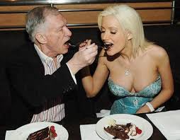 Resultado de imagem para Hugh Hefner COM GOSTOSAS