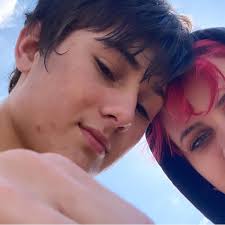 Hi, I am looking for a Lawn care company in Waynesboro to use weekly/  bi-weekly with affordable prices. We have a really small yard in a  neighborhood near Arby's in Waynesboro. I