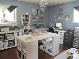 Place down your enchanting table, and leave a 1 block gap on every side. Dream Craft Rooms Bastelraum Bastelzimmer Organisieren Handwerksraum