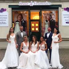 Bridesire bietet alle hochzeitskleider in mehr als 50 verschiedenen farben. Braut Und Festmoden On Instagram Vielen Dank Fur Ein Wundervolles Jahr Mit Euch Brautundfestmoden Hochzeitsmesse Brautkleid Brautkleider Hochzeit Hoch