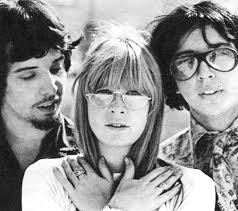 Dia Mundial do Rock: entenda a influência desse estilo musical na moda