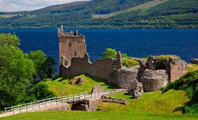 Loch ness highland lodges, located in an enviable and unique position on the banks of loch ness, promotes a sense of community comparable to any scottish village. Vlieg Bus Excursiereis Schotland Ontdek Alle Hoogtepunten