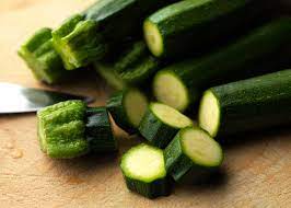 Aug 25, 2014 · 2 courgettes (zucchini), medium sized, coarsely grated + 1/2 tsp salt. What Is Zucchini Green Squash