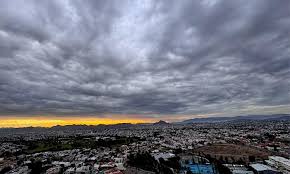 Nublado y lluvia por el monzón; hoy máxima 27ºC
