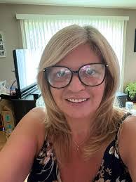 Vicky Hahn's Instagram, Twitter & Facebook