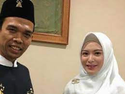 Pendakwah ustaz abdul somad (uas) memberikan pandangannya terkair antusiasme masyarakat dalam menyambut kepulangan imam besar front pembela islam (fpi), habib rizieq shihab. Ustaz Abdul Somad Buka Bukaan Soal Hubungan Dengan Ayana Moon Dream Co Id