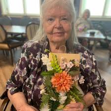 Our residents made these beautiful mounted flower arrangements this week.  Didn't they turn out beautifully?! They are brightening our hallways as we  see them hanging