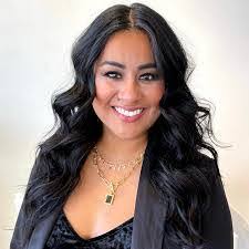 Eunice Esquivel's Instagram, Twitter & Facebook