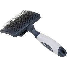 If used properly, the slicker brush is absolutely safe for use on your pet. Evolution Self Cleaning Slicker Brush Small W6134 Q Ncl00 At Tractor Supply Co