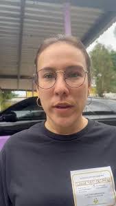 Laura Coss's Instagram, Twitter & Facebook