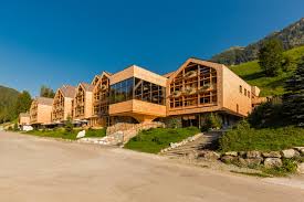 Designhotel Tenne Lodges In Sudtirol 5 Sterne Hotel Einzigartige Schindel Architektur Gourmetrestaurant Spa Schwi Ratschings Hotel Alpen Design Hotel