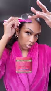 It’s Teacher Appreciation week so it’s only right to highlight one of our  favs @ambre_houston. Check out her moisturized and sleek low pony using our  Repair & Strengthen Masque, the Hold & Shine ...