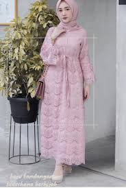 Sebetulnya, memilih model baju kondangan bukanlah hal yang rumit. 26 Model Baju Kondangan Sederhana Berhijab Padukan Dengan Celana Ini Lebih Modis Laundry Hikmah