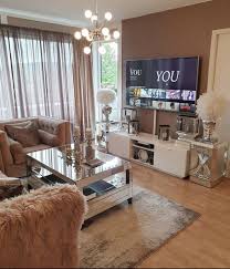 Pin By Miaya Pitts On Apartment Decor In 2020 Living Room Decor Cozy Living Room Decor Apartment Classy Living Room