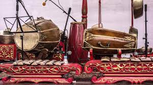 Kendang dimainkan dengan cara dipukul langsung dengan tangantanpa alat bantu. Macam Macam Alat Musik Tradisional Pada Gamelan Dari Siter Hingga Gong Hot Liputan6 Com