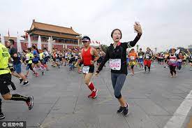With well many hundred marathons to choose from, there is no shortage of ways to race around china. Marathon Fever Grips China In 2016 China Chinadaily Com Cn