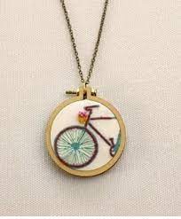 Mini Wood Embroidery Hoop Frame Pendant Cross Stitch Frame Tiny Embroidery Pendant Tiny Hoop Diy Embroidery Pendant Round 1pcs Necklace Diy Embroidery Pendant Hand Embroidered Jewelry Stitch Jewelry