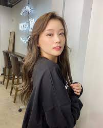 重盛さと美 髪の毛キンキンなってきとったけん 緑 アッシュ いれてもらった ryoooooooooooooooo いつもオシャレな髪色ありがとう カラー お上手 色落 moe zine 髪 色 重盛 髪の毛