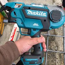 Toolprospodcast Makitatools Rebar Tying Tool Don T Know Think This Is Available In U S Yet This Is A Speciali Makita Tools Makita Power Tools Plumbing Tools