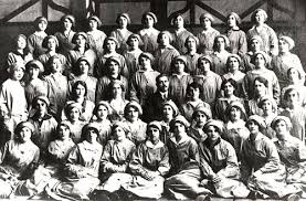 044712 A Group Of Munitions Workers Sir W G Armstrong Whitworth Scottish Women Scottish Newcastle