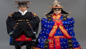 Pernah mengadakan persembahan tarian di berbagai acara tempatan dan antarabangsa. Mengulik Hal Menarik Dari Baju Khas Korea