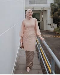 Kondisi hati serta psikis yang tenang dan. Model Baju Kebaya Kekinian Baju Kondangan Modern