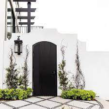 Home decorating tips to improve tiny spaces when you live in a small house, apartment rounded walls, courtyards and portholes outfit this apartment complex in mendoza, argentina, designed by primer piso arquitectos. White Stucco Modern Home Design Ideas