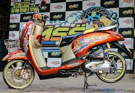 Koleksi lengkap contoh cara modifikasi motor vario 150 gaya babylook, thailook, ceper, warna hitam, putih, doff, hijau stabilo, merah & aksesories honda lainya. Honda Scoopy Fi 16 Temanggung Modal Pasti Tampil Kekinian Maksi
