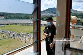 Kebenaran melawat hanya dibenarkan kepada waris terdekat pesakit sahaja. Lawatan Penjara Pusat Pemulihan Sempena Aidiladha 2 3 Ogos