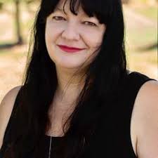 Diana Halstead's Instagram, Twitter & Facebook