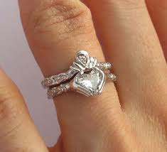 Claddagh Ring Wedding Set White Gold And Diamond Blue Topaz Or Red Garnet Eng White Gold Engagement Rings Set Claddagh Ring Wedding Celtic Wedding Rings