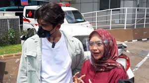Harris vriza wiki, facebook, instagram. Ultah Ke 27 Harris Vriza Didoakan Segera Nikah Dengan Ria Ricis