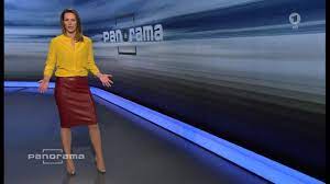 În același an, a primit premiul siebenpfeiffer pentru angajamentul său de a proteja și de a susține libertatea presei. Anja Reschke Tight Red Leather Pants 31 10 2019 Youtube