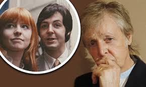 Paul McCartney 'ägnar utställning åt före detta fästmö Jane Asher' :  r/beatles