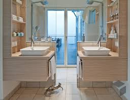 Gespiegeltes Badezimmer Aus Dem Kundenhaus Mommsen Von Baufritz Alle Infos Zum Haus Inkl Grundrisse Mit Einem Klick Auf Das Bild Badezimmer Haus Baufritz