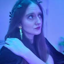 Jen Hartman's Instagram, Twitter & Facebook