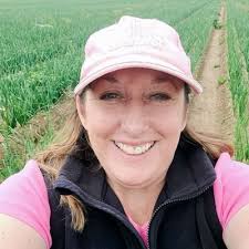 Angela Huckle (@angela_huckle)