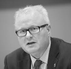 Ich atme auf, als der herr söder sagt, dass niemand sport an der frischen luft unterbinden will. Volker Bouffier Uber Thomas Schafer Gerade Ihn Hatten Wir In Einer So Schweren Zeit Besonders Gebraucht Welt