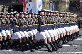 El autócrata ruso aseguró que las ideas nacidas del nazismo son puestas al día y que existe un retorno de discursos racistas, de superioridad nacional, de antisemitismo y de. Feriado Dia De La Victoria Desfile Cuadrado Rojo Marzo 9 De Mayo Cadetes Fondo De Pantalla Hd Wallpaperbetter