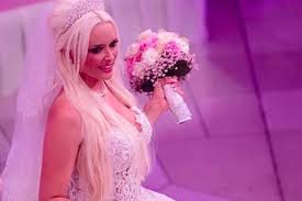 Daniela katzenberger in love 2013. Daniela Katzenberger Versteigert Ihr Brautkleid
