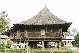 Rumah jenis ini juga sering disebut sebagai sesat balai agung. Rumah Adat Lampung Nama Keunikan Gambar
