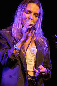 Live Concert Photography: the bird and the bee with Samantha Sidley and  Alex Lilly at Elsewhere 8/17/19