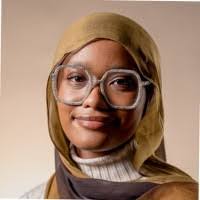 Ella Blum's Instagram, Twitter & Facebook