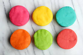 Diy Craft For Kids Playdough 1 Cup Flour 1 4 Cup Salt 2 Tbsp Cream Of Tartar 1 Cup Water 2 T Diy Playdough Crafts For Kids Make Your Own Playdough