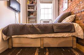 Square foot (sq ft) is an area of one foot by one foot. How One New Yorker Lives Comfortably In 90 Square Feet Curbed Ny