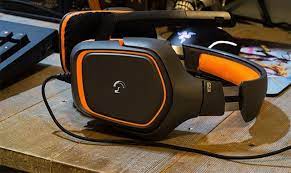 If You Re The One Who Loves Playing Games At High Volume But Do Not Want To Disturb The People In Yo Best Gaming Headset Gaming Headset Wireless Gaming Headset